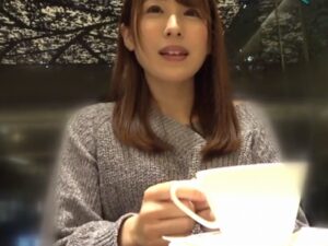 【素人生ハメ】清楚な素人美女にスケベ衣装着せて生ハメ！下品な剛毛マンコを生チンポで犯しまくってザーメン大量ぶっかけ